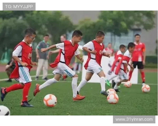 深圳足球队耐力提升之路：从训练到比赛的全方位探索与实践