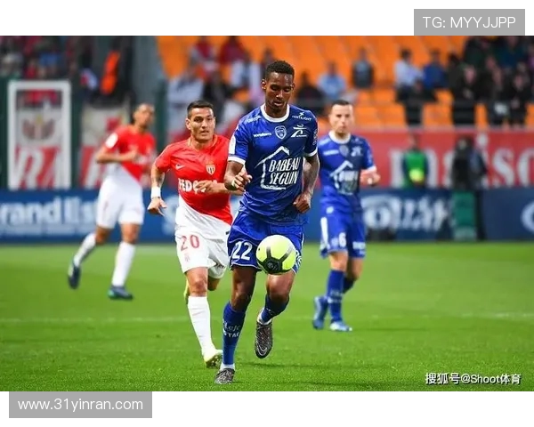 勒阿费尔与勒芒的精彩对决揭示法乙联赛的激烈竞争与球队实力较量 勒阿费尔与勒芒的精彩对决揭示法乙联赛的激烈竞争与球队实力较量